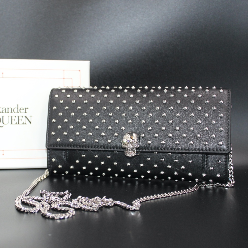 🎉HP🎉Alexander McQueen SkullEmbossed Black Clutch